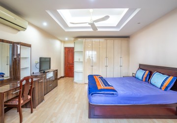 2 Bedroom Serviced Apartment For Rent - BKK1, Phnom Penh thumbnail