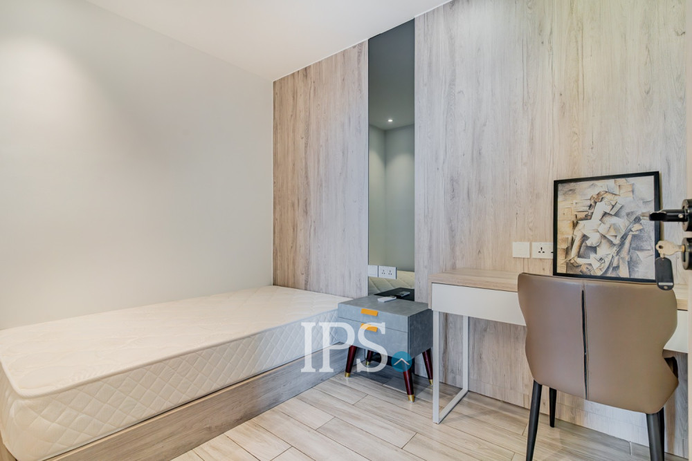 2 Bedroom Serviced Apartment For Rent - BKK1, Phnom Penh - Image 11