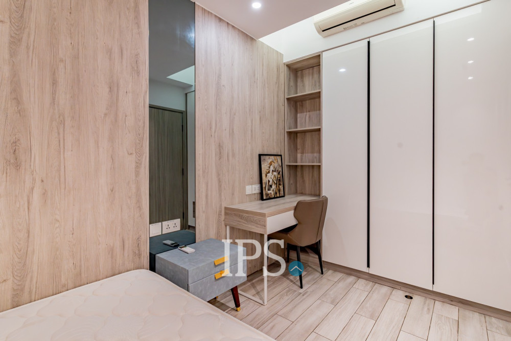 2 Bedroom Serviced Apartment For Rent - BKK1, Phnom Penh - Image 12