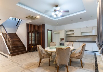 4 Bedroom Villa For Rent - Residence 90, Srah Chork, Phnom Penh thumbnail