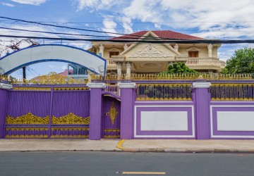 14 Bedroom Commercial Villa For Rent - Boeung Kak 2, Toul Kork, Phnom Penh thumbnail
