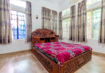 4 Bedroom House For Rent - Night Market, Svay Dangkum, Siem Reap thumbnail