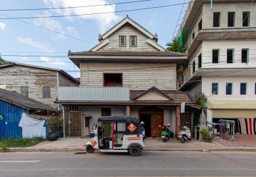 3 Bedroom Wooden House For Sale - Sala Kamreuk, Siem Reap thumbnail