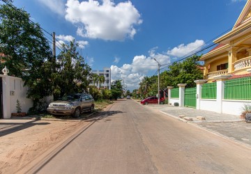 5 Bedroom House For Sale - Svay Dangkum, Siem Reap thumbnail