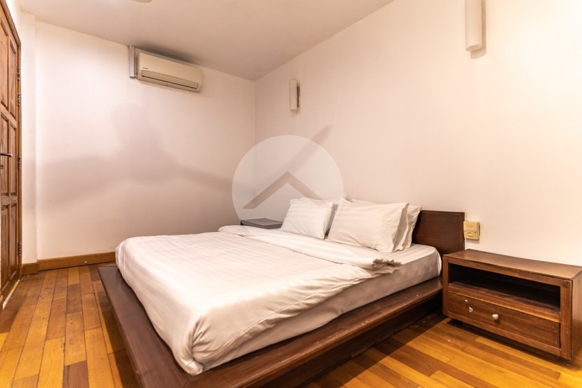 Renovated 2 Bedroom Apartment For Rent - Phsar Chas, Phnom Penh