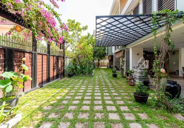 2 Bedroom Apartment For Rent - Slor Kram, Siem Reap thumbnail