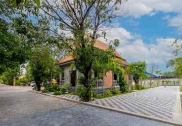 2 Bedroom Apartment For Rent - Slor Kram, Siem Reap thumbnail