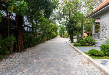 2 Bedroom Apartment For Rent - Slor Kram, Siem Reap thumbnail