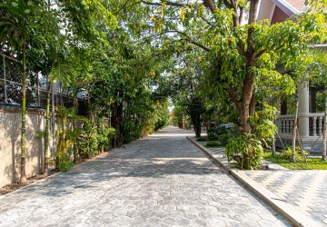 3 Bedroom Apartment For Rent - Slor Kram, Siem Reap thumbnail