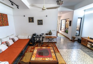 3 Bedroom Townhouse For Rent - Tonle Bassac, Phnom Penh thumbnail