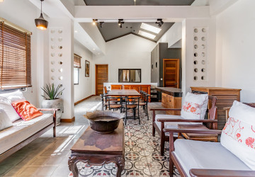 3 Bedroom Townhouse For Rent - Tonle Bassac, Phnom Penh thumbnail