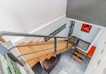 3 Bedroom Townhouse For Rent - Tonle Bassac, Phnom Penh thumbnail