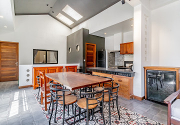 3 Bedroom Townhouse For Rent - Tonle Bassac, Phnom Penh thumbnail