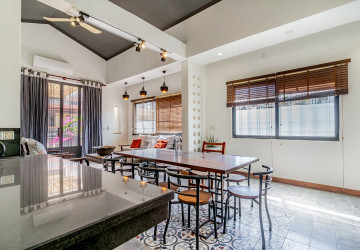 3 Bedroom Townhouse For Rent - Tonle Bassac, Phnom Penh thumbnail