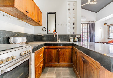 3 Bedroom Townhouse For Rent - Tonle Bassac, Phnom Penh thumbnail