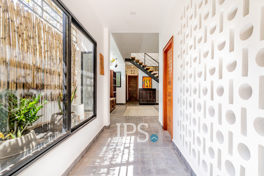 3 Bedroom Townhouse For Rent - Tonle Bassac, Phnom Penh