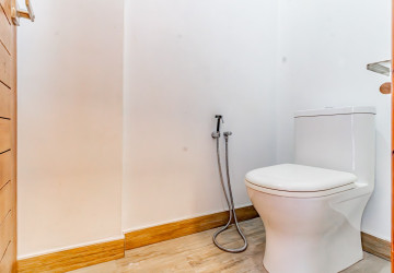 3 Bedroom Townhouse For Rent - Tonle Bassac, Phnom Penh thumbnail