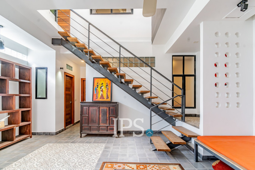 3 Bedroom Townhouse For Rent - Tonle Bassac, Phnom Penh