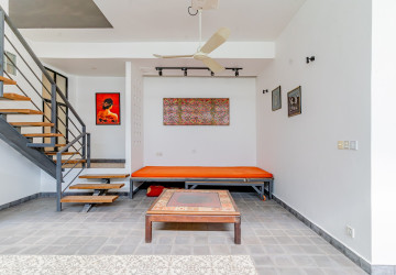 3 Bedroom Townhouse For Rent - Tonle Bassac, Phnom Penh thumbnail