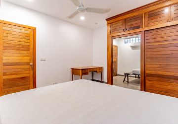 3 Bedroom Townhouse For Rent - Tonle Bassac, Phnom Penh thumbnail