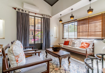 3 Bedroom Townhouse For Rent - Tonle Bassac, Phnom Penh thumbnail