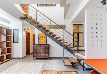 3 Bedroom Townhouse For Rent - Tonle Bassac, Phnom Penh thumbnail