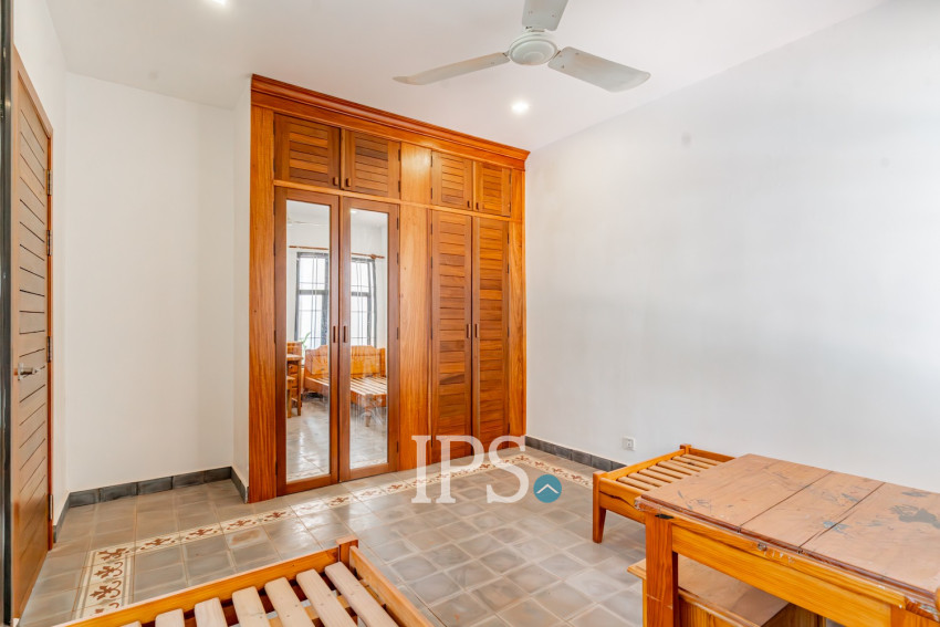 3 Bedroom Townhouse For Rent - Tonle Bassac, Phnom Penh