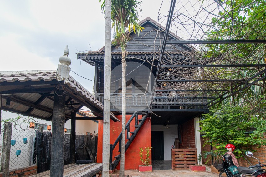 3 Bedroom Wooden House For Sale - Svay Dangkum, Siem Reap