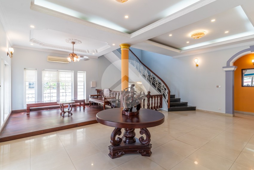 5 Bedroom Villa For Rent - BKK1, Phnom Penh