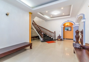 5 Bedroom Villa For Rent - BKK1, Phnom Penh thumbnail