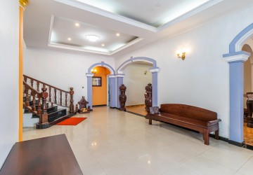 5 Bedroom Villa For Rent - BKK1, Phnom Penh thumbnail