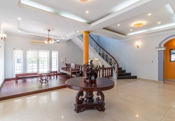 5 Bedroom Villa For Rent - BKK1, Phnom Penh thumbnail