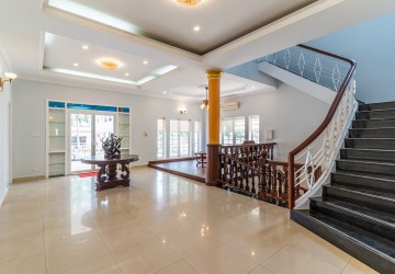 5 Bedroom Villa For Rent - BKK1, Phnom Penh thumbnail