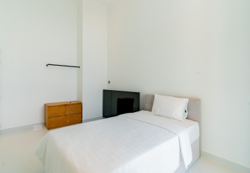 3 Bedroom Penthouse Condo For Rent - J Tower 2, BKK1, Phnom Penh thumbnail
