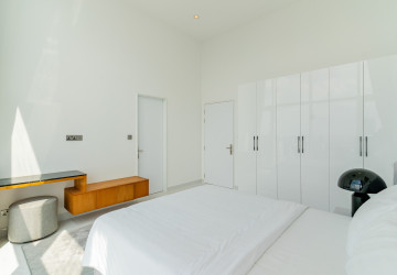 3 Bedroom Penthouse Condo For Rent - J Tower 2, BKK1, Phnom Penh thumbnail