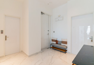 3 Bedroom Penthouse Condo For Rent - J Tower 2, BKK1, Phnom Penh thumbnail