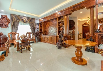 4 Bedroom Villa For Rent - Svay Thom, Siem Reap thumbnail