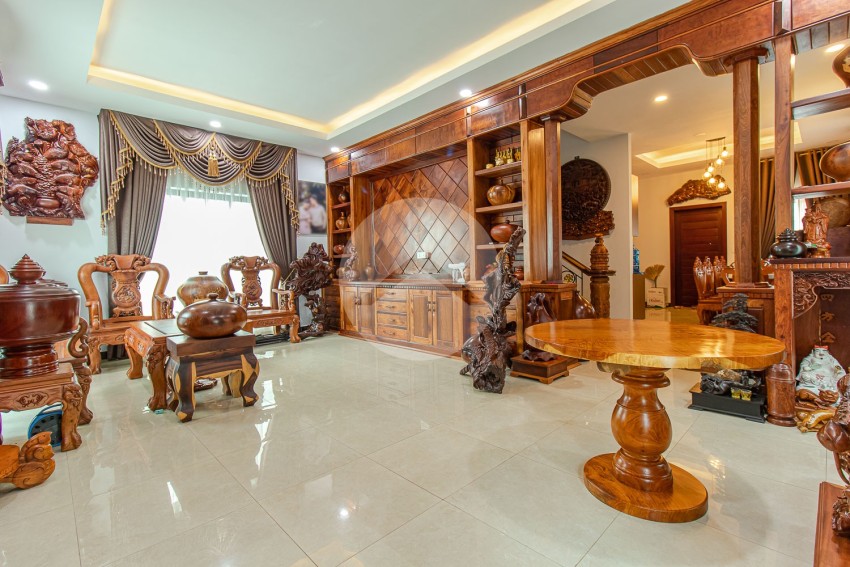 4 Bedroom Villa For Rent - Svay Thom, Siem Reap