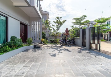 4 Bedroom Villa For Rent - Svay Thom, Siem Reap thumbnail