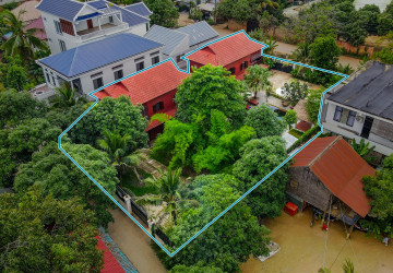 4-Bedroom Resort-Style Villa For Sale - Sala Kamreuk, Siem Reap thumbnail