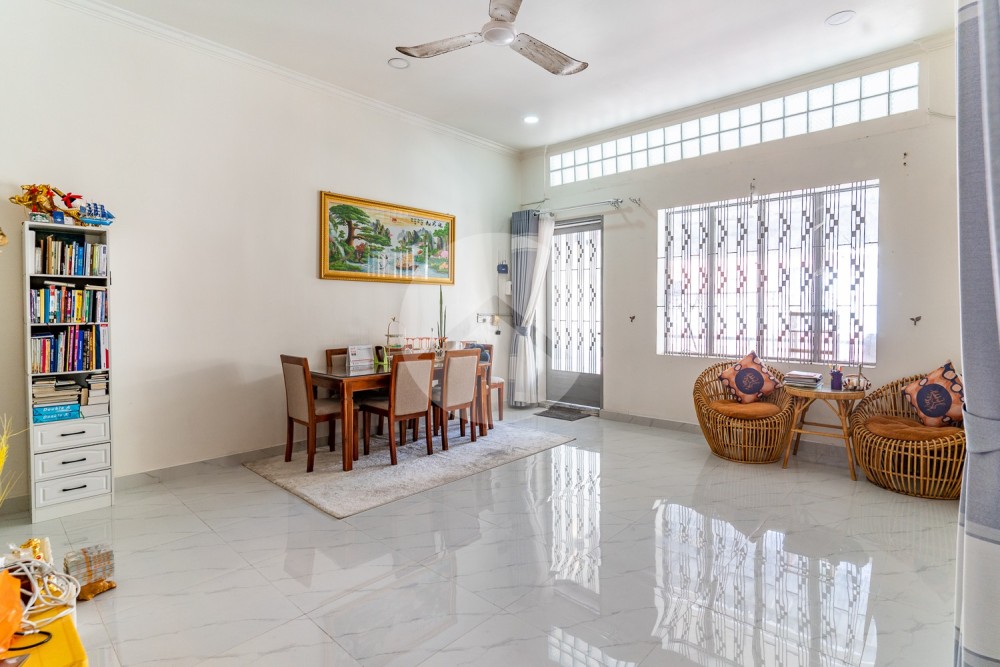 1 Bedroom Apartment For Sale - Phsar Chas, Daun Penh, Phnom Penh - Image 5 1 Bedroom Apartment For Sale - Phsar Chas, Daun Penh, Phnom Penh - Image 5