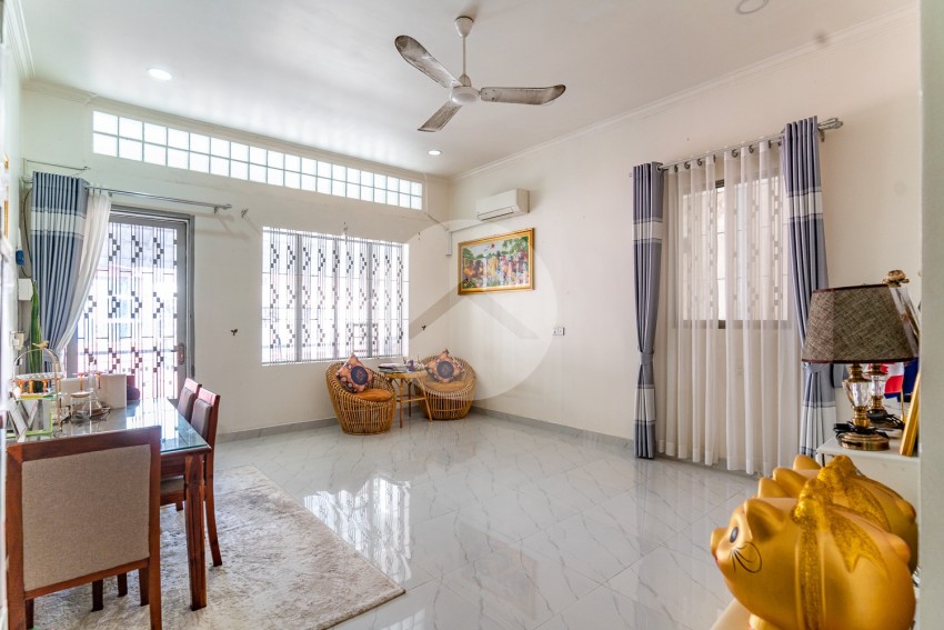 1 Bedroom Apartment For Sale - Phsar Chas,  Daun Penh, Phnom Penh