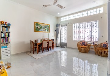 1 Bedroom Apartment For Sale - Phsar Chas,  Daun Penh, Phnom Penh thumbnail