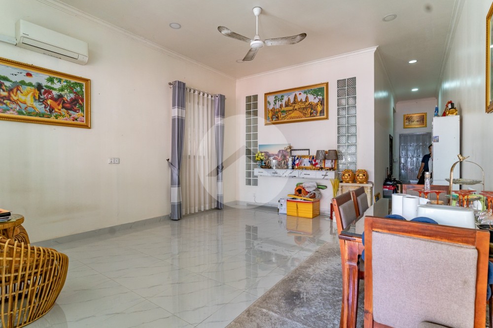 1 Bedroom Apartment For Sale - Phsar Chas, Daun Penh, Phnom Penh - Image 3 1 Bedroom Apartment For Sale - Phsar Chas, Daun Penh, Phnom Penh - Image 3