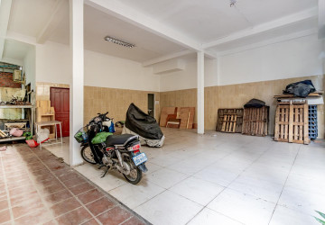 233 Sqm Retail Space For Rent - Chakto Mukh, Phnom Penh thumbnail