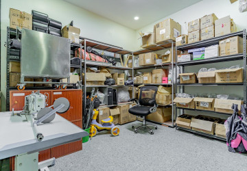 233 Sqm Retail Space For Rent - Chakto Mukh, Phnom Penh thumbnail