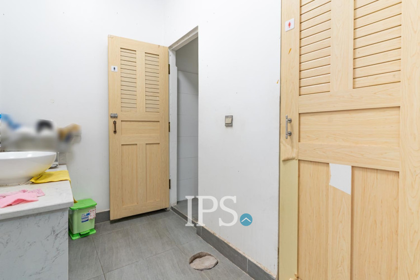 233 Sqm Retail Space For Rent - Chakto Mukh, Phnom Penh