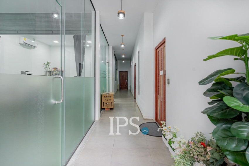 233 Sqm Retail Space For Rent - Chakto Mukh, Phnom Penh