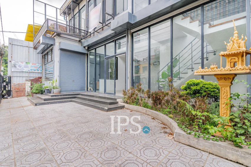 233 Sqm Retail Space For Rent - Chakto Mukh, Phnom Penh