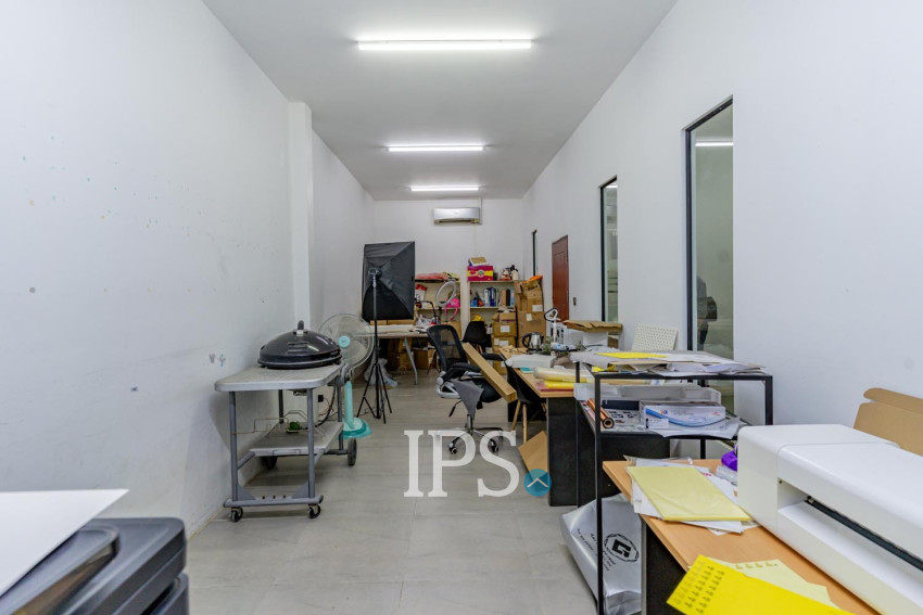 233 Sqm Retail Space For Rent - Chakto Mukh, Phnom Penh